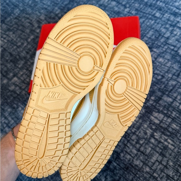 Nike Dunk Low - Picture 8 of 10